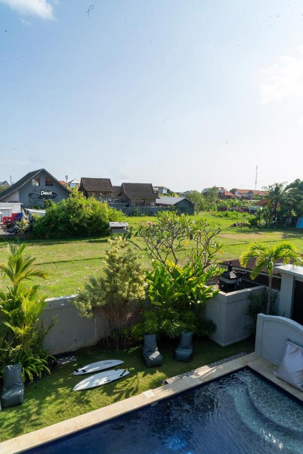 Surf & Party - Hostel Somewhere Else Canggu  Luaran gambar