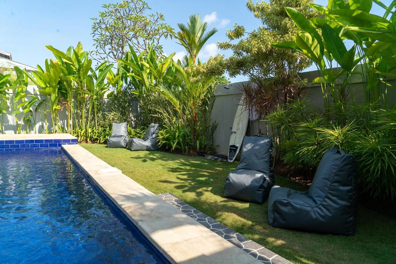 Surf & Party - Hostel Somewhere Else Canggu  Luaran gambar