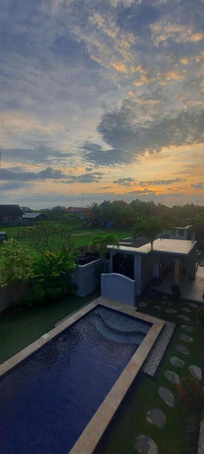 Surf & Party - Hostel Somewhere Else Canggu  Luaran gambar