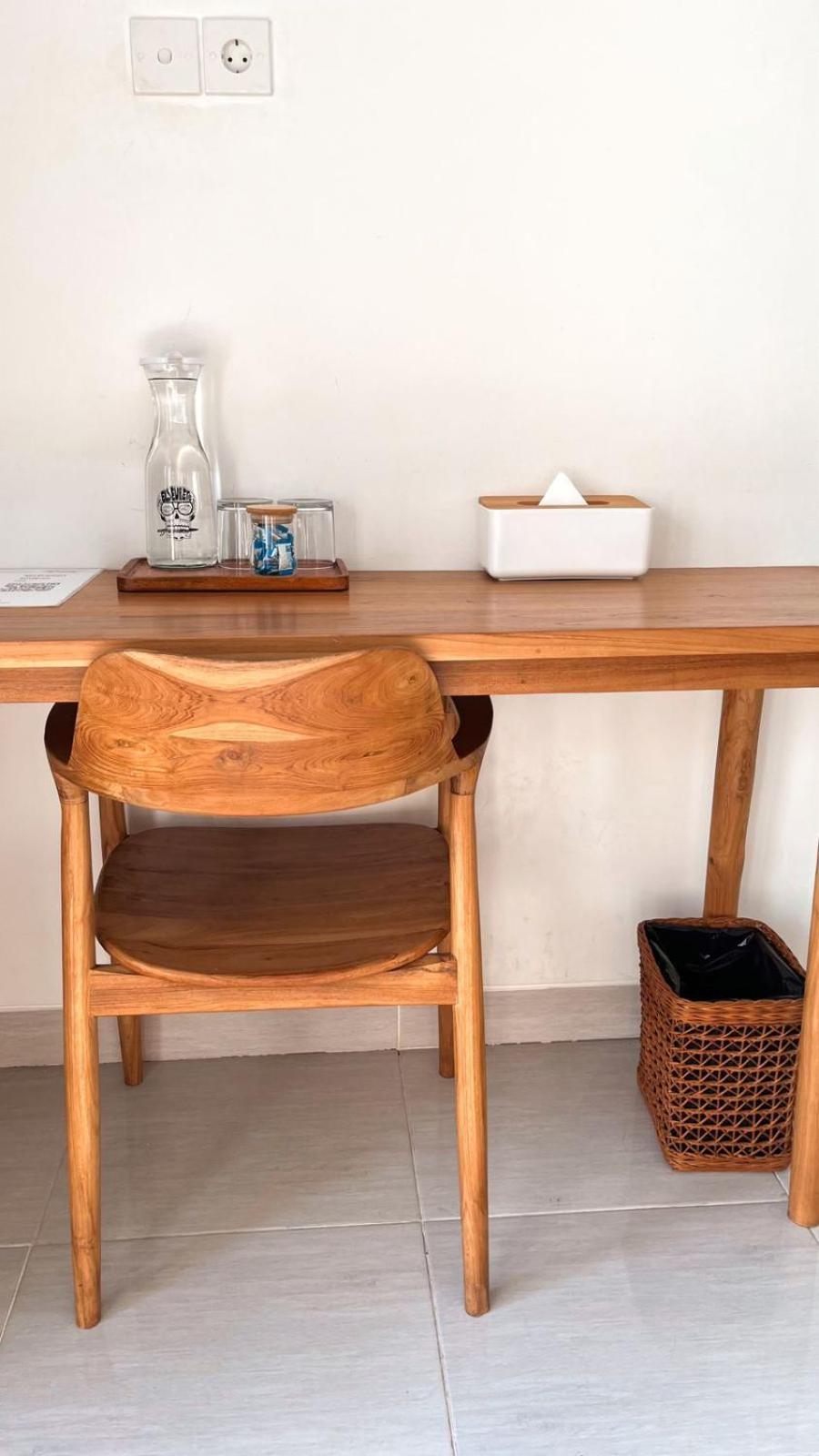 Surf & Party - Hostel Somewhere Else Canggu  Luaran gambar