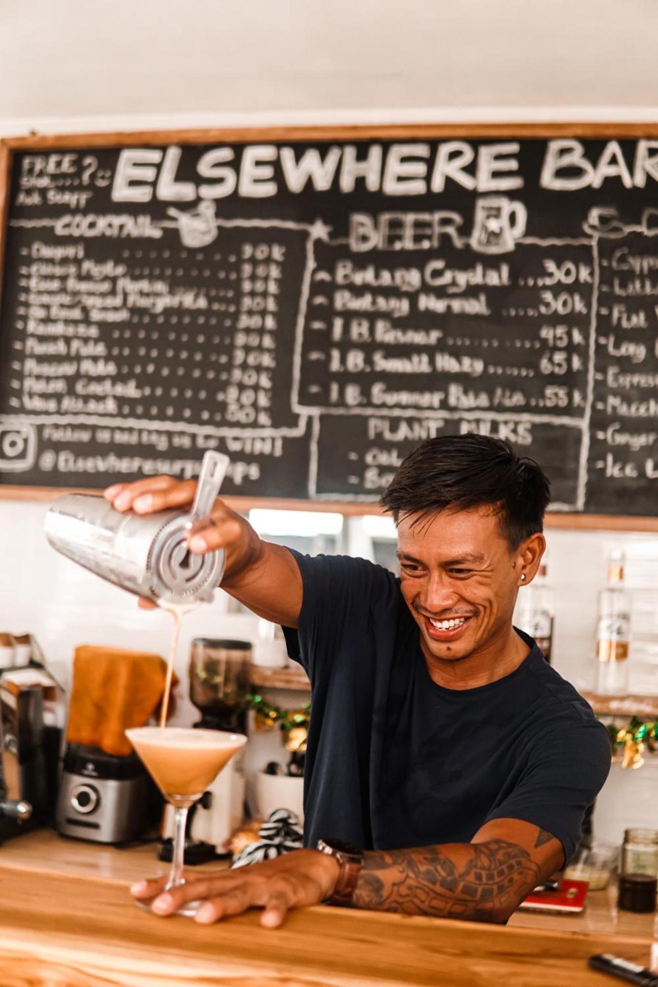 Surf & Party - Hostel Somewhere Else Canggu  Luaran gambar
